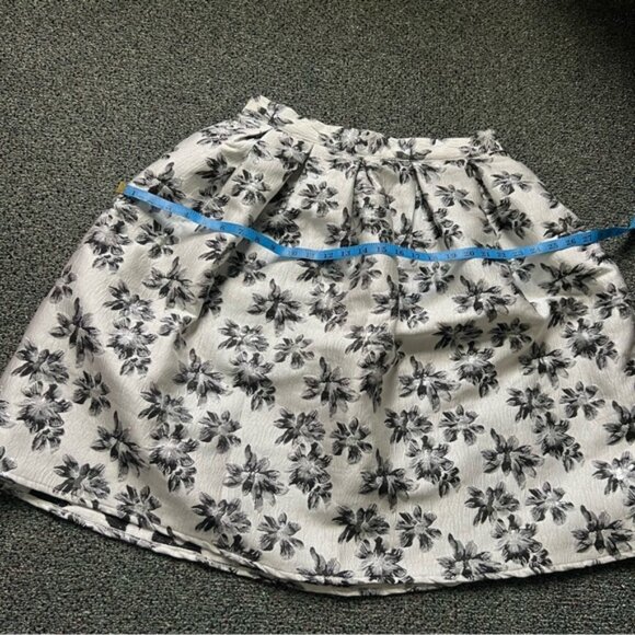 Metallic Silver & Black Flower Brocade Fabric Shimmery Fancy Cupcake Skirt Sz L - Picture 16 of 16